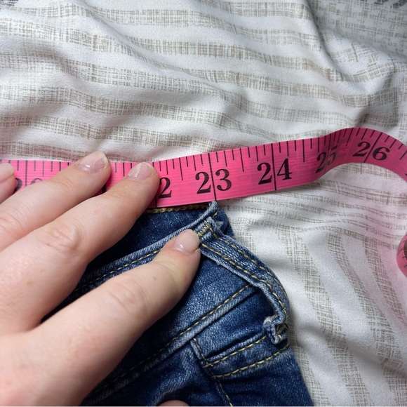 Torrid women’s Medium Wash casual Crop Boyfriend fit denim raw Hem Jeans in 24 - Picture 8 of 12